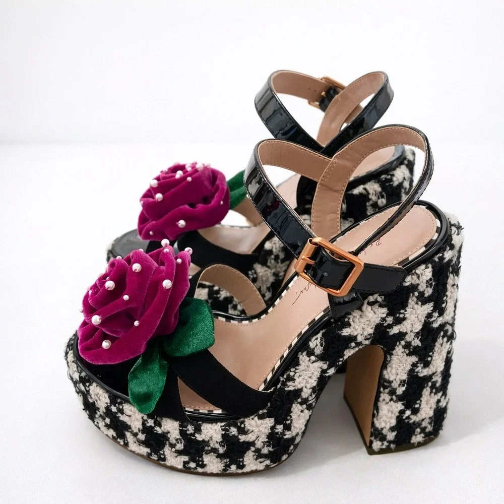 Betsey Johnson NEW Black & White Houndstooth Rosette Platform‎ Chunky Heels Sz 8